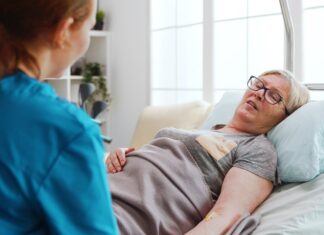 Internación domiciliaria: una solución para descomprimir el sistema de salud
